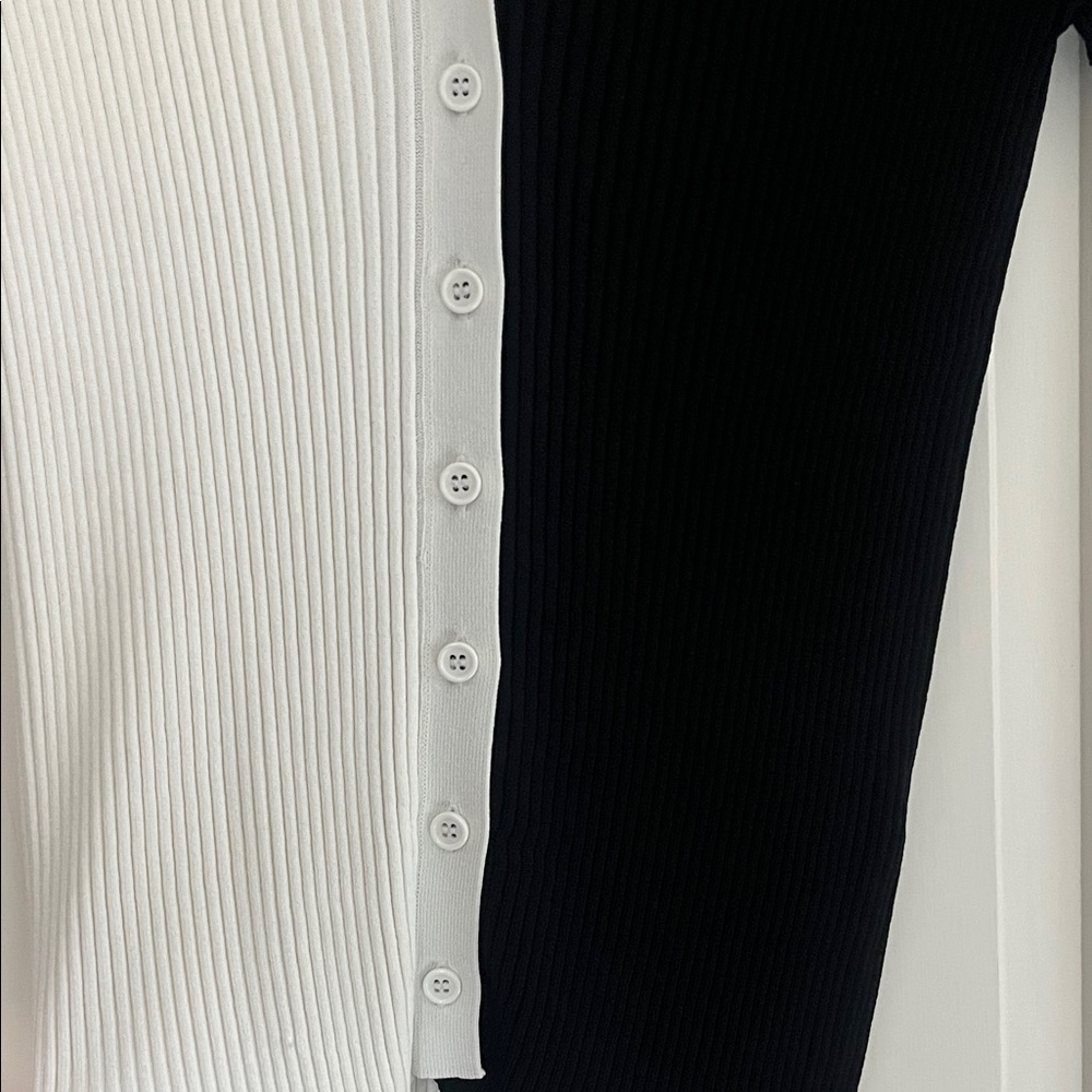 Truth Two-Tone Black and White Short Sleeve Cardigan - Picture 3 of 3